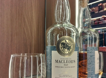 Macleod’s không chỉ là một chai whisky, mà là hành trình khám phá hương vị của từng vùng trứ danh của Scotland.